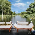 Båthotell 1 Bedroom Front Ship In Havelsee Ot Kuetzkow
