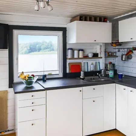 Bateau-hôtel Stunning Ship In Havelsee Ot Kuetzkow Fohrde