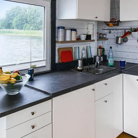 Ботель Stunning Ship In Havelsee Ot Kuetzkow Fohrde