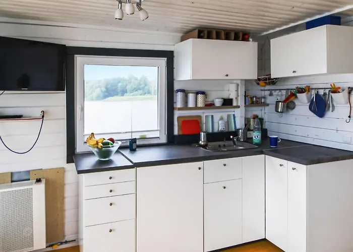 Bateau-hôtel Stunning Ship In Havelsee Ot Kuetzkow Fohrde