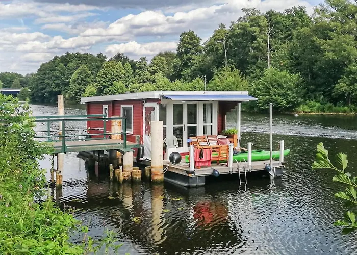 بوتيل Stunning Ship In Havelsee Ot Kuetzkow