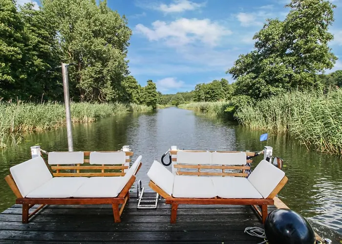 Bateau-hôtel Stunning Ship In Havelsee Ot Kuetzkow