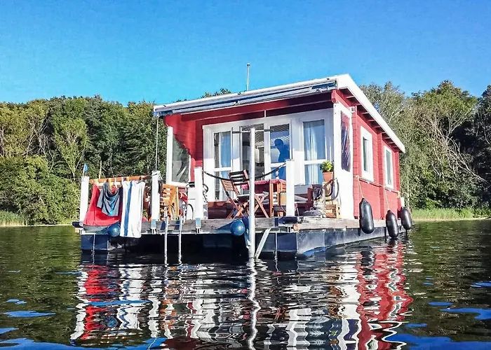 Bateau-hôtel Stunning Ship In Havelsee Ot Kuetzkow